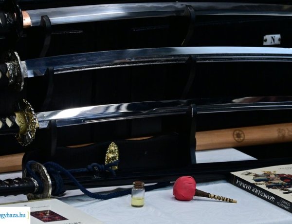 Hűség, becsület, kitartás