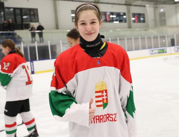 Nyíregyházi lány a jégkorong válogatottban