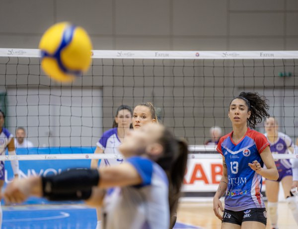 Hátrányból fordítva nyertek a röplabdások! 