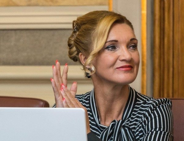 Ágoston Ildikó fogadóórát tart