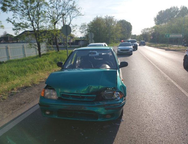 Hárman futottak egymásba