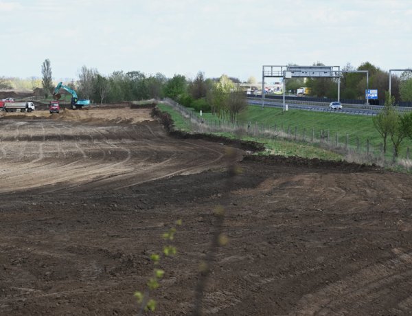 Szennyvízvezeték az ipari parkhoz, felújított utcával - A befektetési övezet fejlesztésének e területen is vannak közvetlen lakossági előnyei