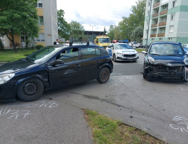 Mentő is kellett a balesethez