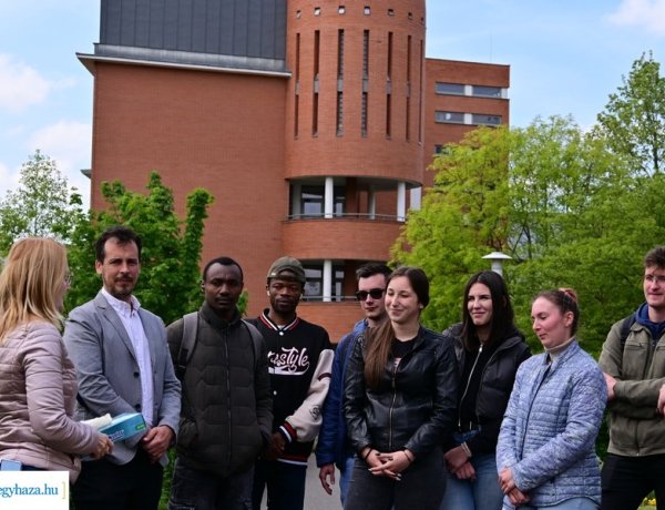 TESZEDD! akció – Szemétszedést hirdetett a Nyíregyházi Egyetem