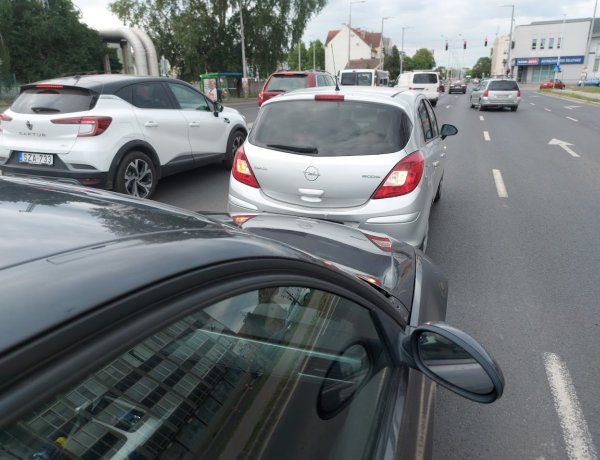 Helyszíni bírság lett a ráfutásból