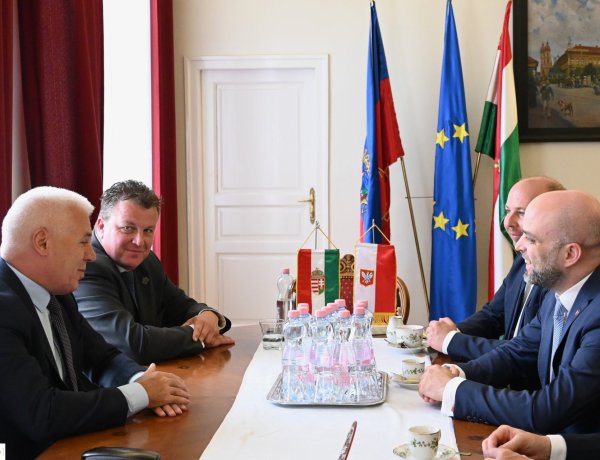 Lengyel nagyköveti látogatás egy jeles jubileum alkalmával