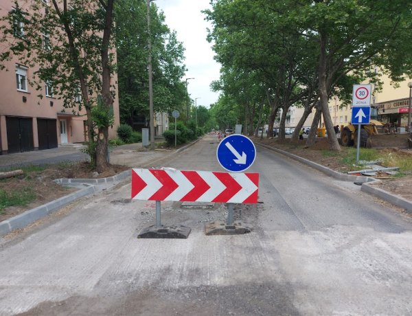 Az Ószőlőn mától aszfaltoznak, a Fürdőt és a Berenátot marják