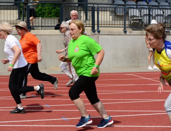 Ez lesz ám a sporttalálkozó! Nyíregyházán a nyugdíjasok is sportosak
