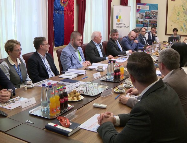 Jelentős infrastrukturális beruházások a láthatáron: új felüljáró épülhet és vasúti fejlesztések indulhatnak