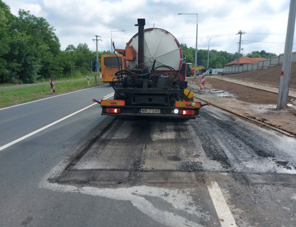 Felmarták a 4-es főutat Kőlaposnál