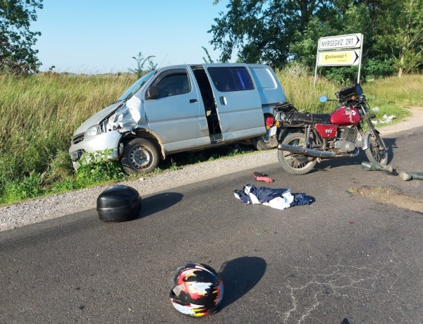 Kórházba vitték a motorost