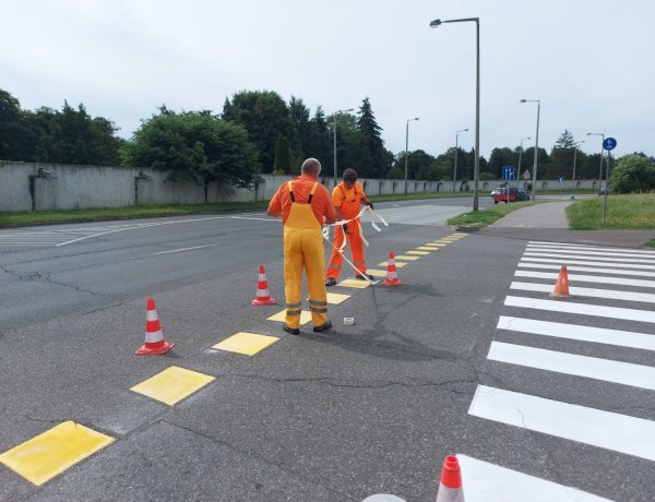 Megújultak a az útburkolati jelek