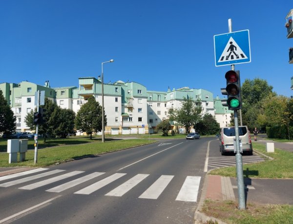 Újból működik a hétfőn kidöntött jelzőlámpa