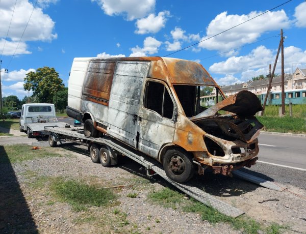 Sikerült elvinni a kiégett járművet