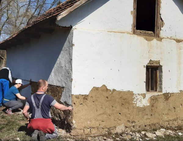 Tudja, hogyan készül a vályogfal? Most megtanulhatja!