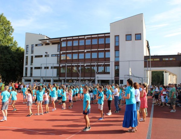 Kapunyitó családi pikniket rendeztek a Szent Imrében