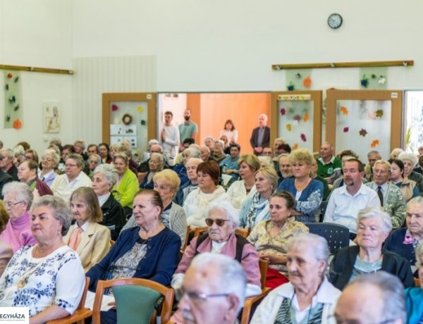 Itt az Idősek Világnapja nyíregyházi programja