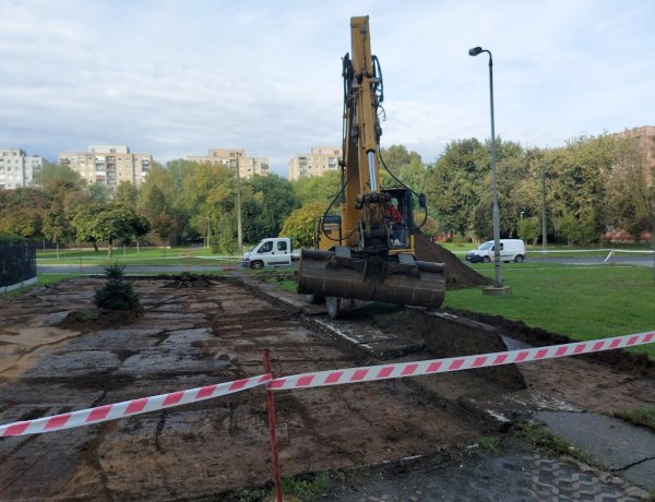 Készül az új parkoló, a Fazekas János téren lett rá szükség