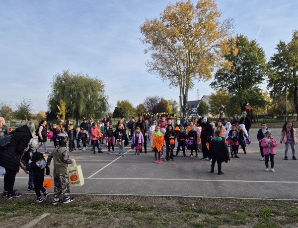 Ismét halloweeni felvonulást szerveztek Oroson, óriási volt az érdeklődés