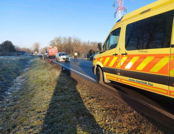 Összetolta az előtte haladó járműveket                           