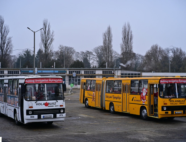 Ünnepi retró busz – Két karácsonyi járat közlekedik idén Nyíregyházán