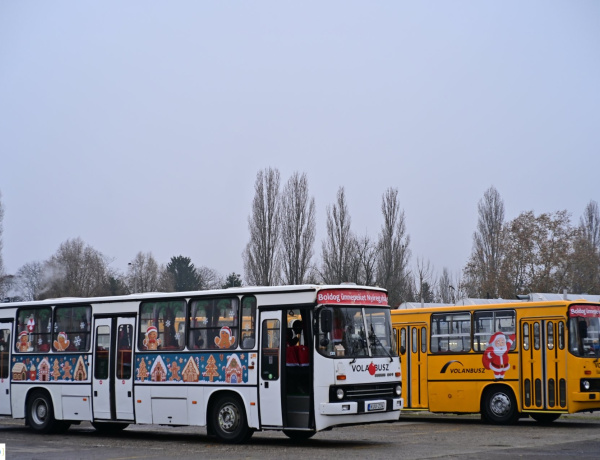 Karácsonyi retró buszok – Közös teadélután és utazás a karácsonyi járatokon