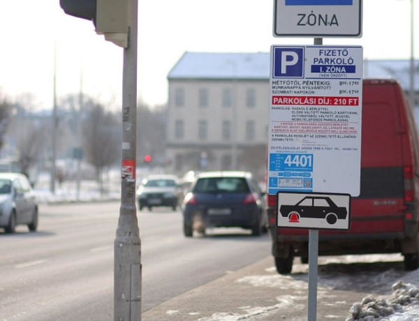 Mutatjuk, mikor kezdődik a parkolási kánaán! – A rendőrség arra figyelmeztet, a szabályokat azért tartsuk be!