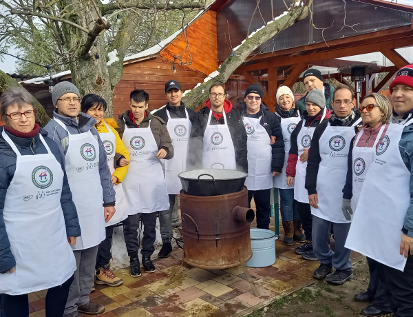 Hagyományőrző disznótorossal zárult az önálló életvitelre felkészítő FÉSZEKRAKÓ PROGRAM első félideje