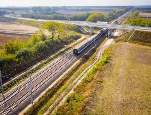 Hatalmas uniós támogatás a láthatáron – A vasutat fejlesztheti belőle Magyarország