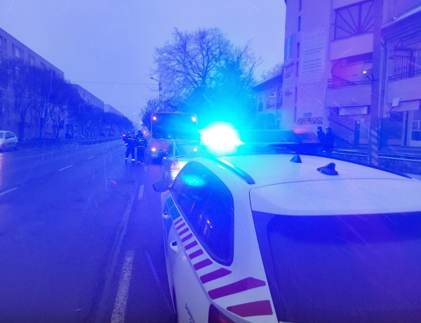 Meghúzta a buszt, és elhajtott                                         