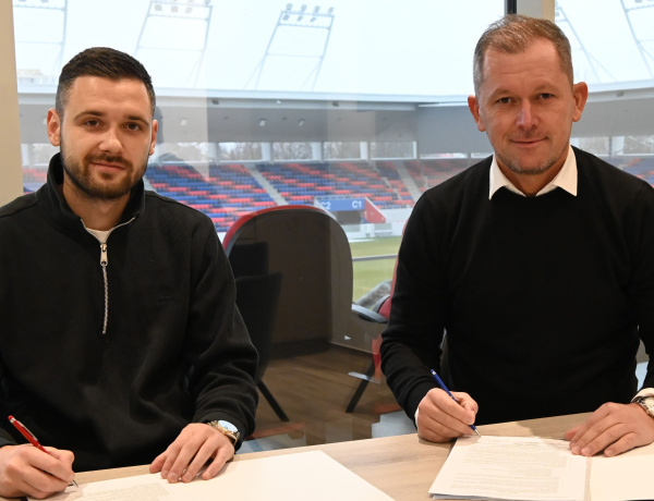 Válogatott védőt igazolt a Szpari                      