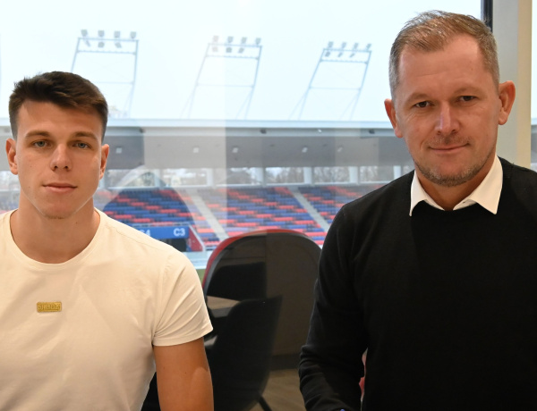 Hosszabbítás és távozók a Szparinál       