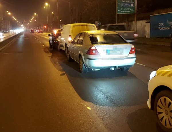 Hármas ráfutásos baleset történt az Inczédy soron