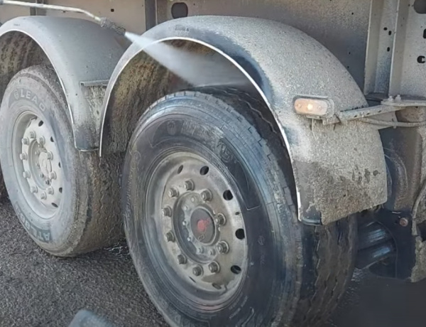 Nem hordják fel a sarat                     