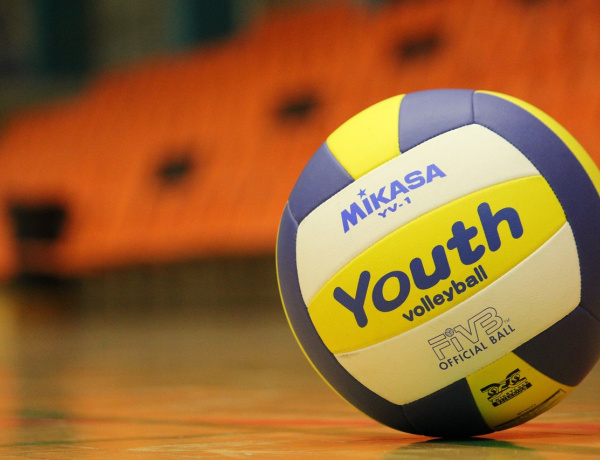 Tizenkét órán keresztül tolják majd a röplabdát a Kazinczyban