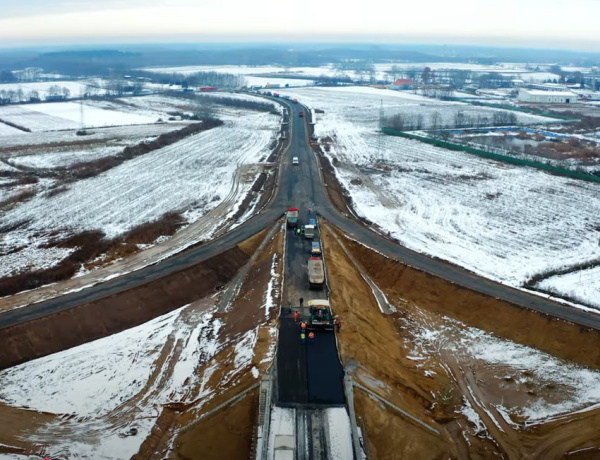 Már mozgóképen is látható, hogyan áll a megye legújabb autópályaszakasza!