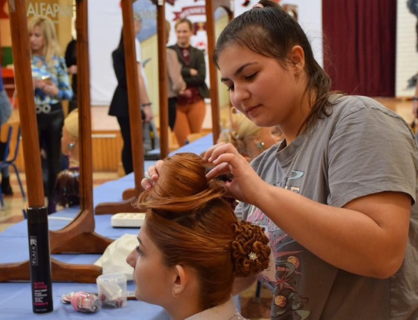 Ezek most a legmenőbb frizura- és sminktrendek                                          