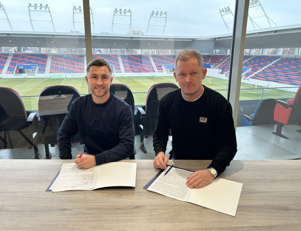 Érkező - új játékos a Szparinál                                   