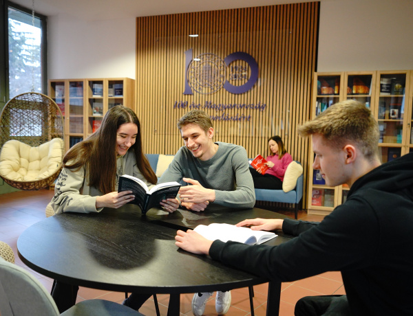 Új közösségi tér nyílt a Nyíregyházi Egyetemen