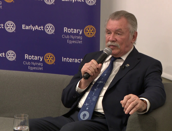 Egy úr az űrből – Farkas Bertalan volt Rotary meglepetésvendége