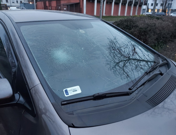 Nem vett észre a zebrát? - 17 éves lányt ütöttek el a Hunyadi utcán!