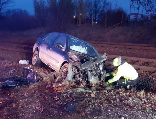 Horrorisztikus diszkóbaleset:  a sínek közé kerültek és épp akkor érkezett oda az Eurocity