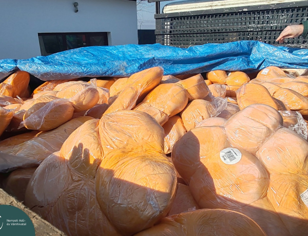 Vajon hová került volna a 2 tonna sajt? – Megsemmisíteni vitte, de meggondolta magát