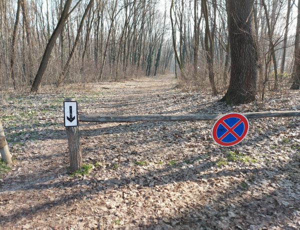 Volt olyan eset, hogy a mentők és a tűzoltók sem tudtak közlekedni a parkoló autóktól!