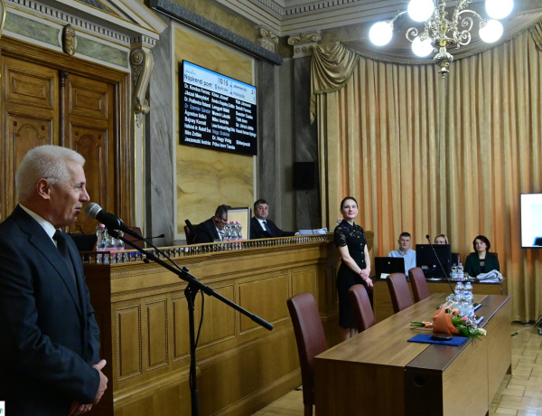 Átgondolt, stabil és rugalmas költségvetést fogadott el a közgyűlés Nyíregyházának 2025-re a polgármester szerint