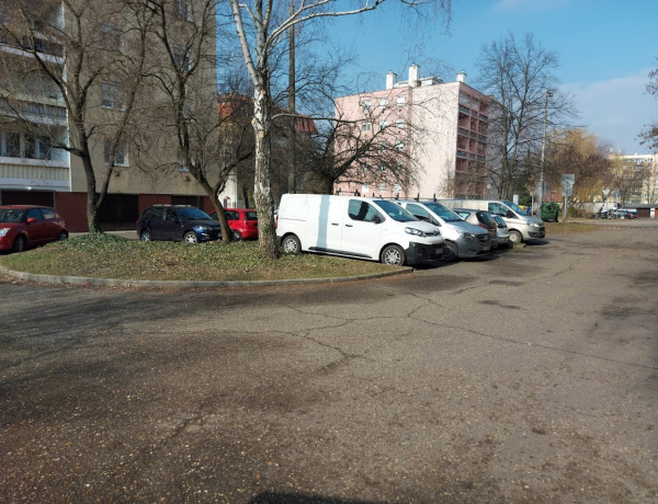 "Ide járnak parkolni, nekünk meg nincs hol!"