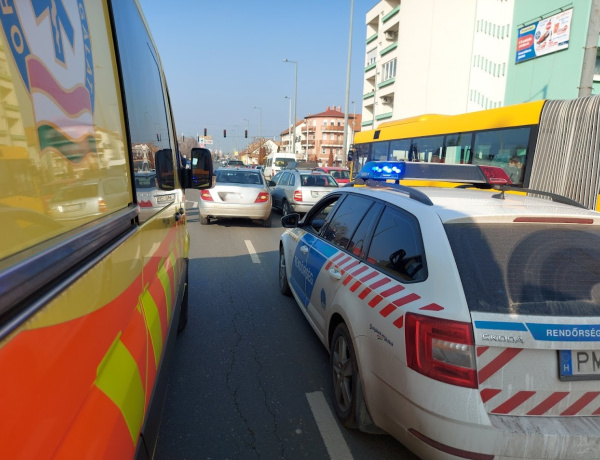 Szabálytalan sávváltás: egy pilőtának készülő hölgy sérült meg 