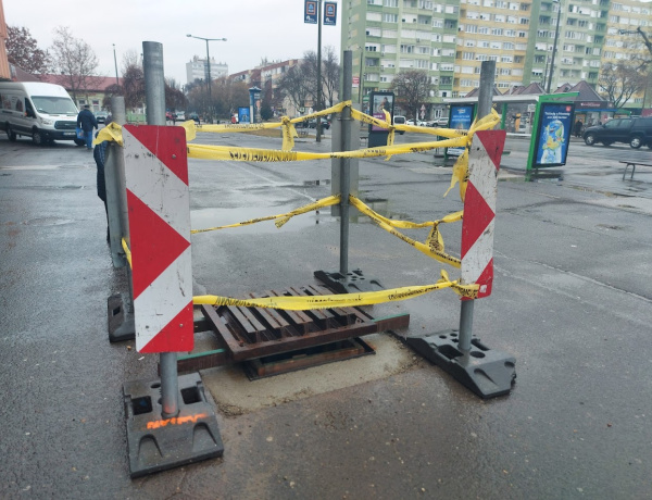 Fedlapcsere és burkolatjavítás kezdődött