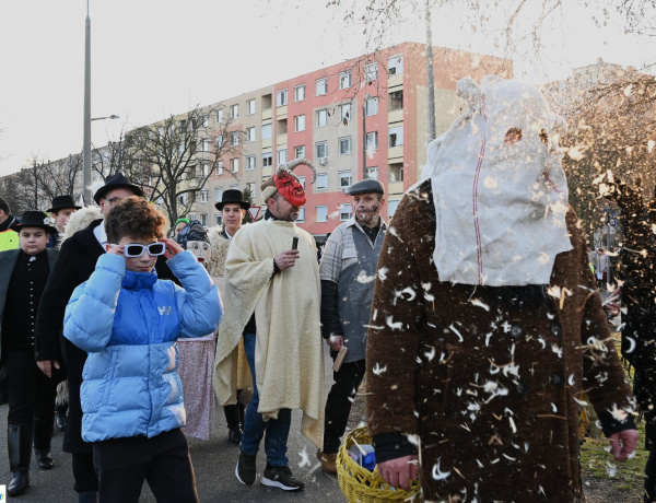 Jósavárosban olyan jól sikerült a télűzés, hogy híre-hamva sem maradt a hidegnek!