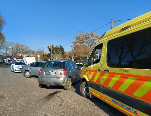 Ennek a két autónak elméletben találkoznia sem kellett volna